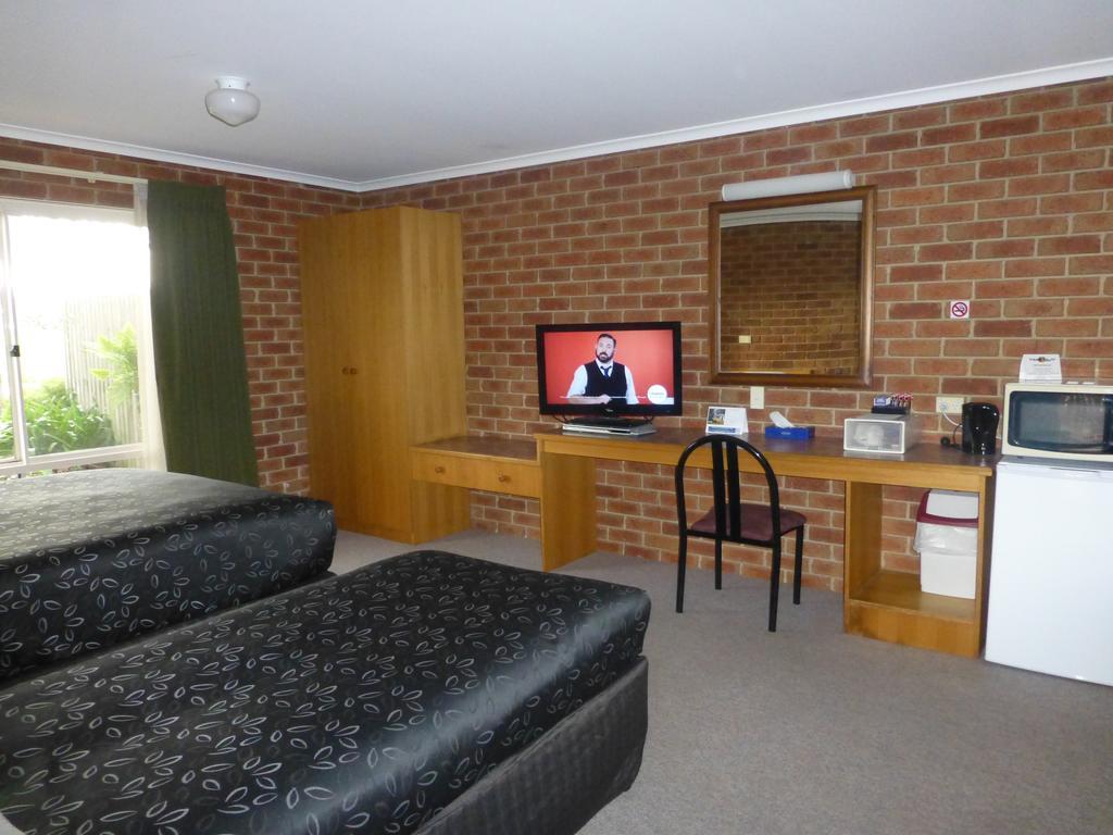 Inverloch Central Motor Inn Buitenkant foto