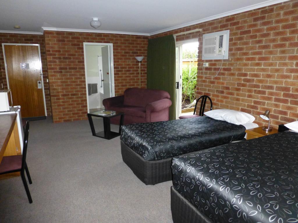 Inverloch Central Motor Inn Buitenkant foto