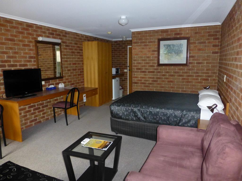 Inverloch Central Motor Inn Buitenkant foto